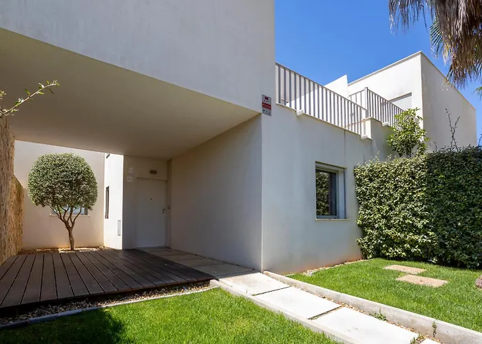 Stylish 3-Bedroom Villa Haven With A Private Pool