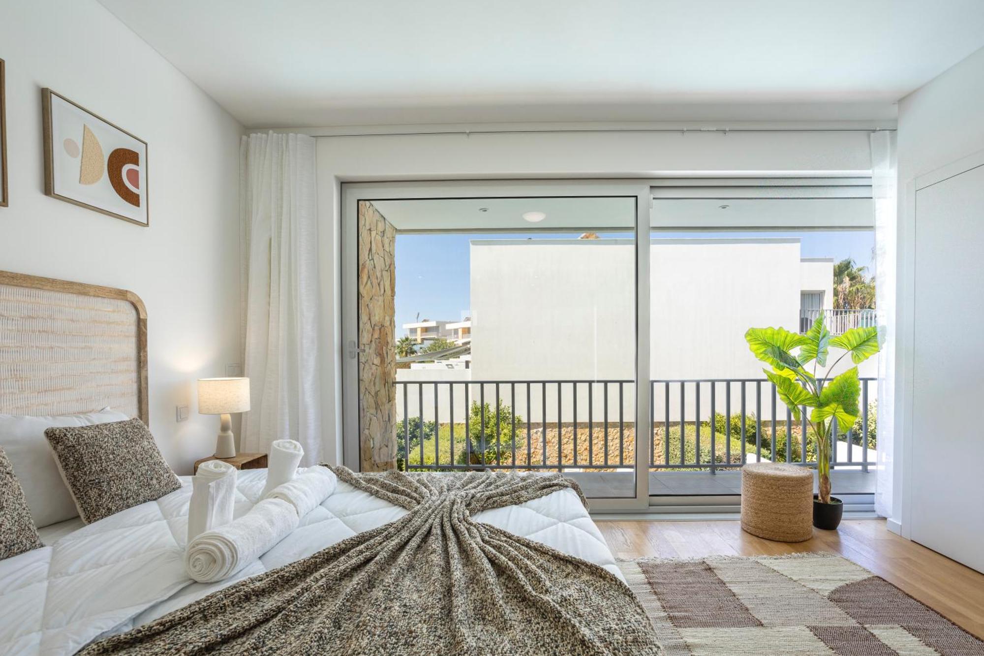 Holiday home Stylish 3-bedroom Haven With A Private Pool Albufeira