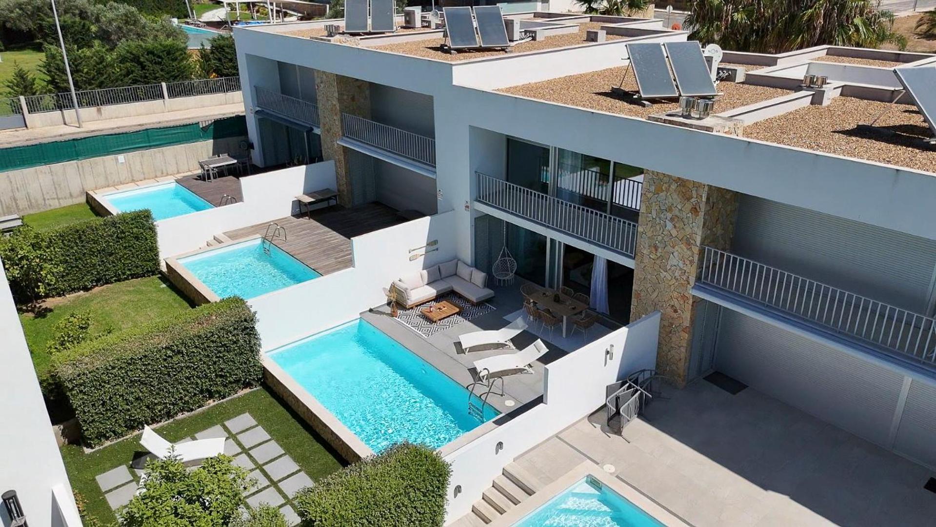 Holiday home Stylish 3-bedroom Haven With A Private Pool *
