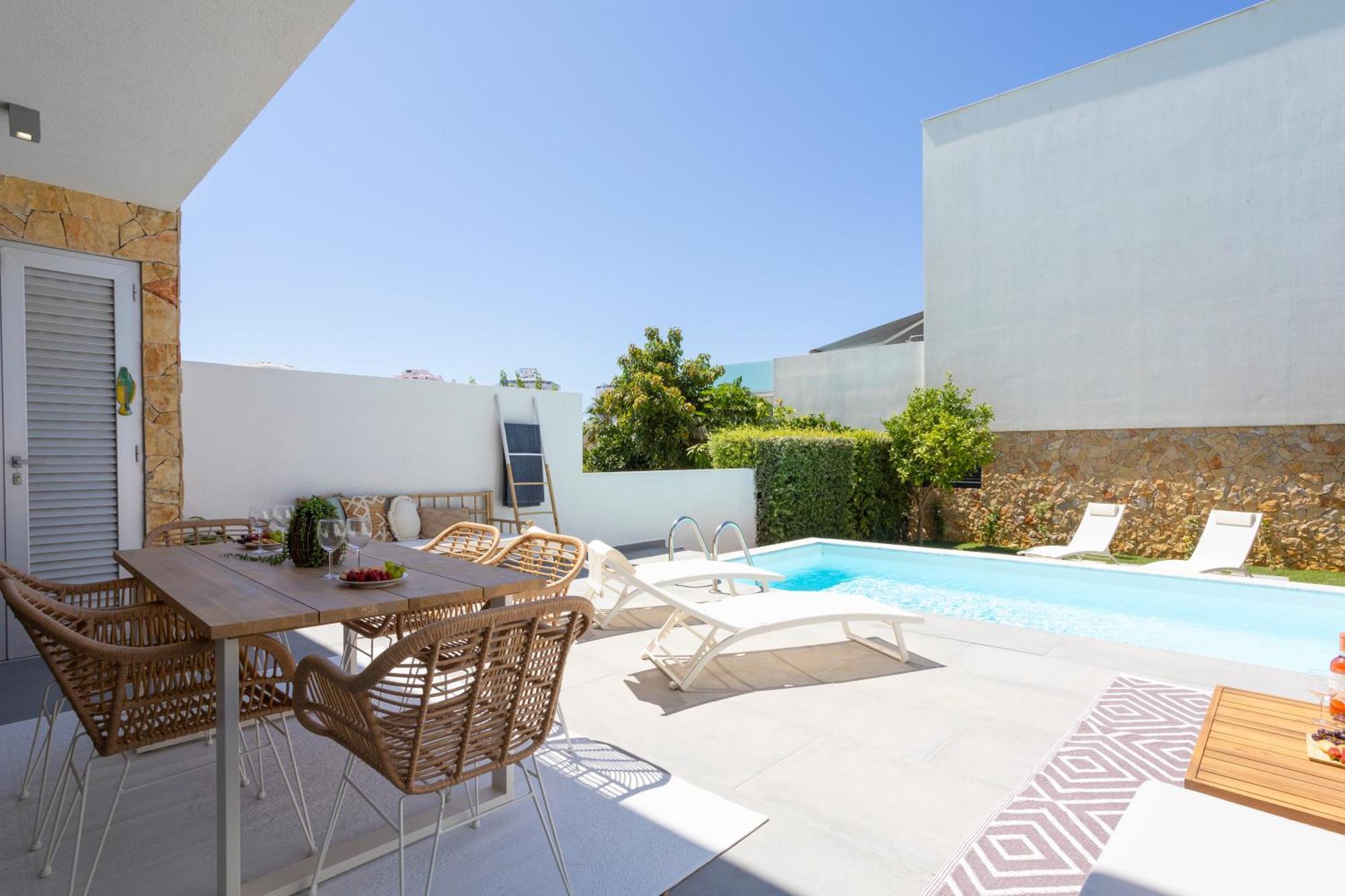 Holiday home Stylish 3-bedroom Haven With A Private Pool